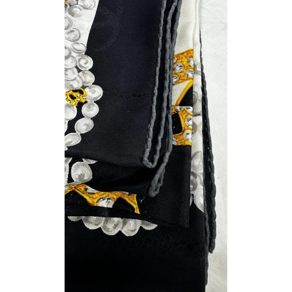 MUST DE CARTIER Panthere Royale Scarf 100% Silk Womens Italy Pearls 34x34